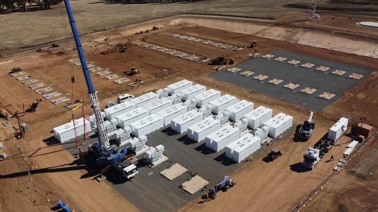 Tesla Megapacks to help grow 560 MW - 2240MWh battery in Australia