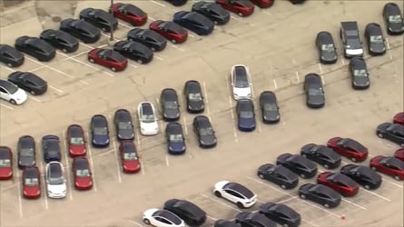 Hundreds Of Teslas Are Piling Up at Mall Parking Lot