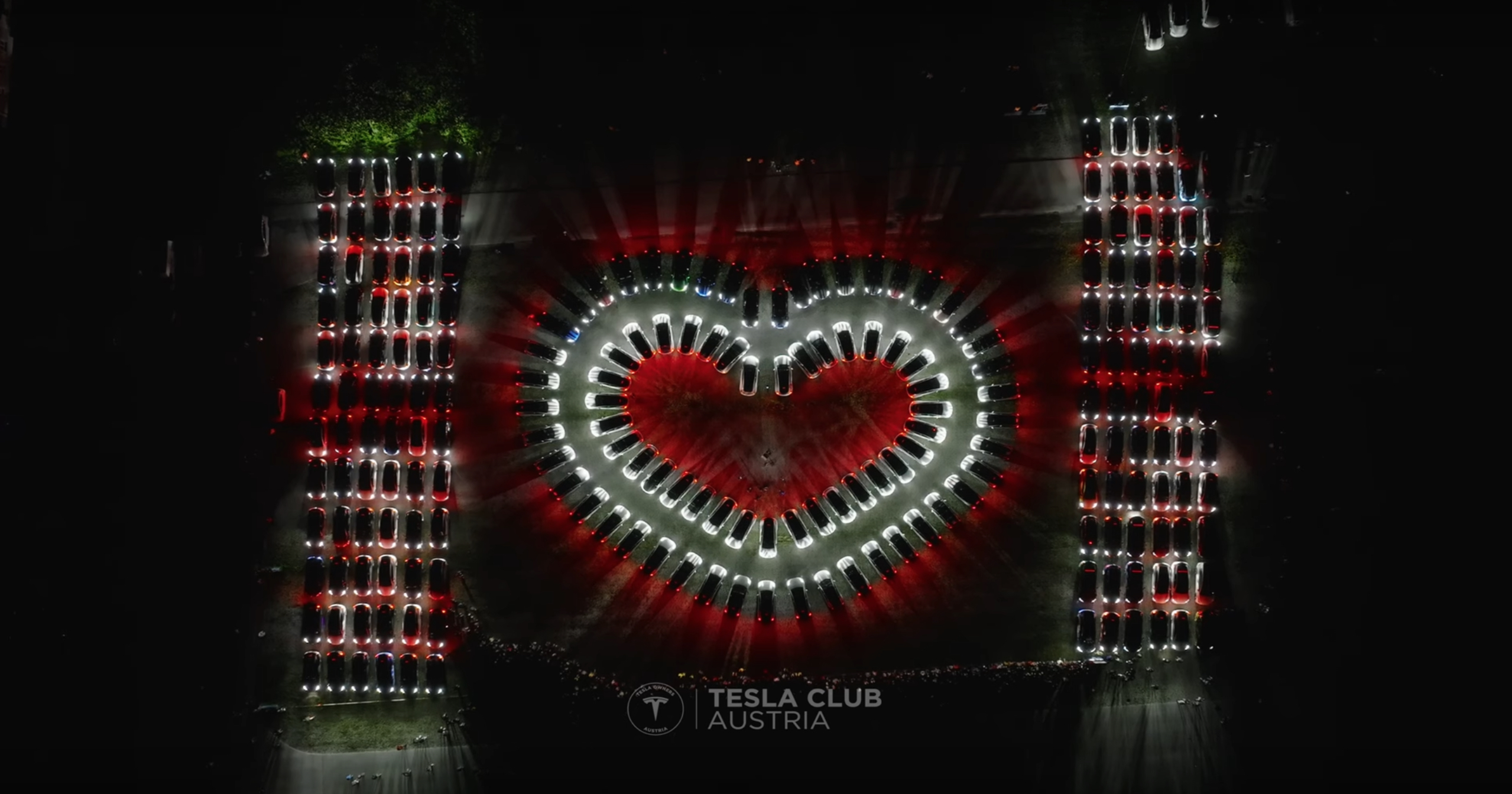 Tesla Owners Put On Heart Shaped Light Show