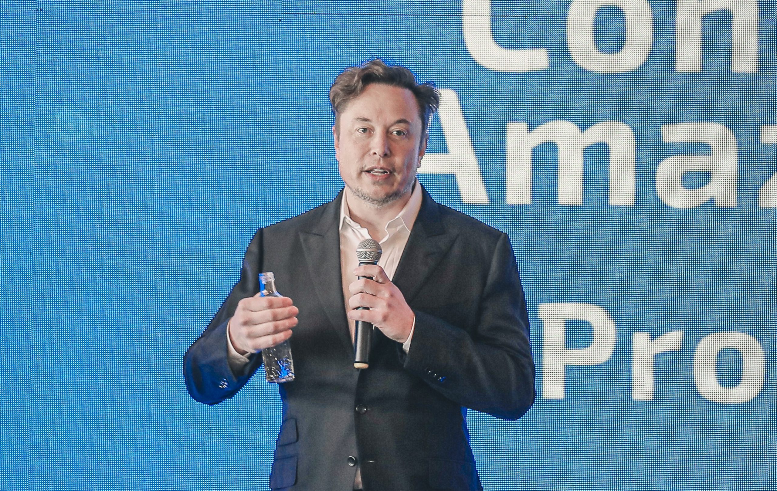 Elon Musk Explains Last Year to Advertisers