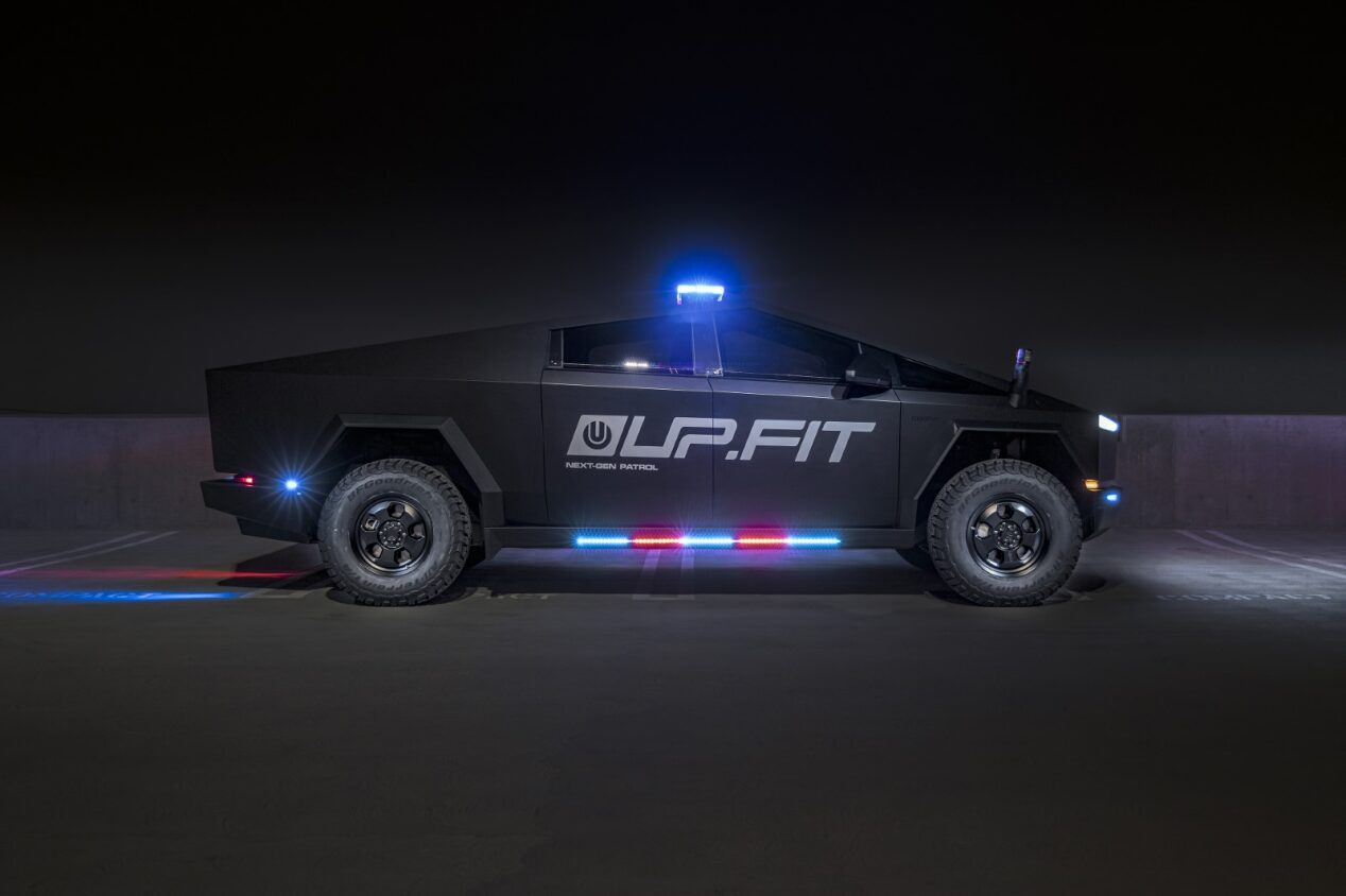 Tesla Cybertruck Police Cruiser Deployed
